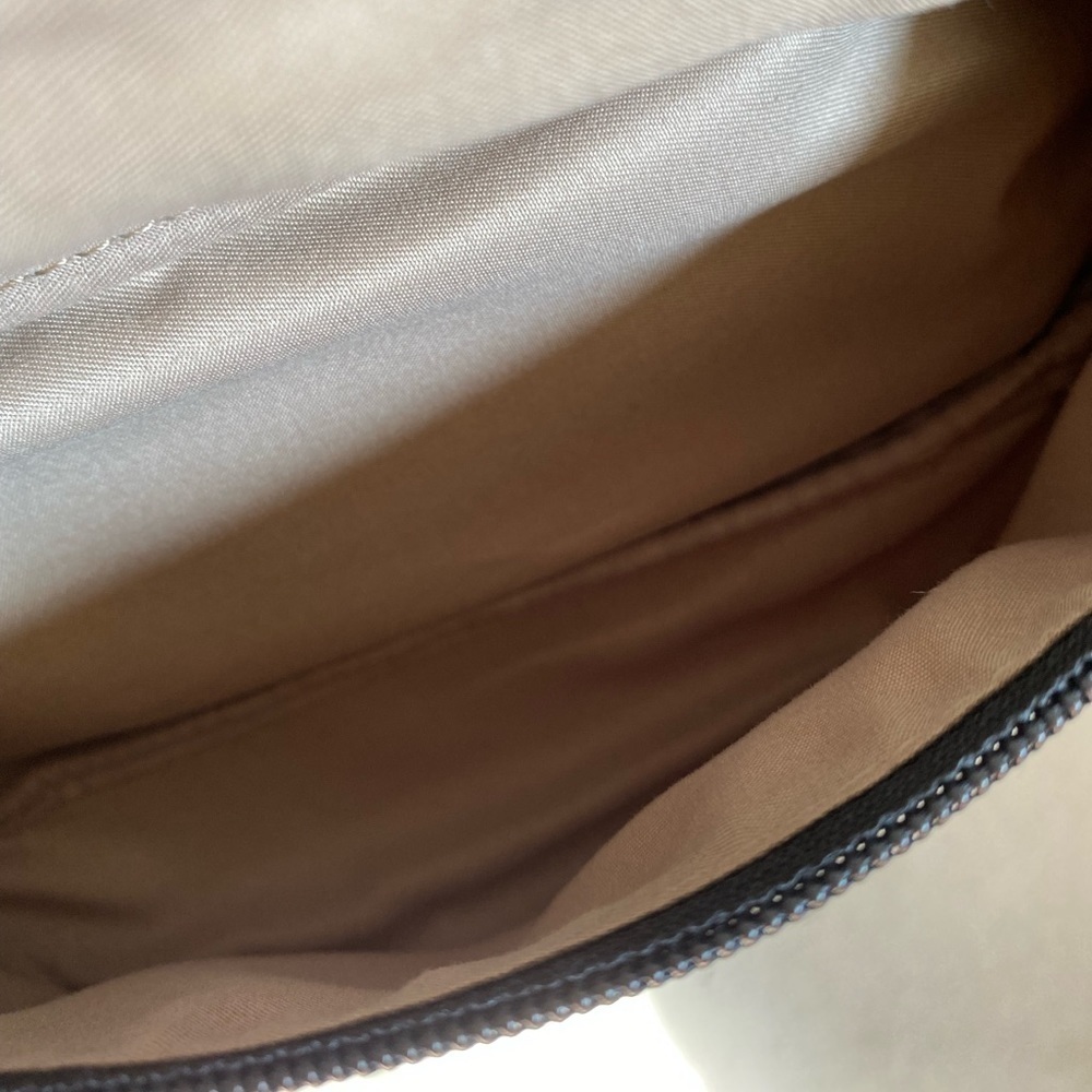 Checked Pattern Crossbody Belt Bag in Beige and Black - Picture 9 of 12